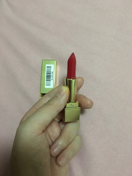 出一些自己平时闲置的口红呀！