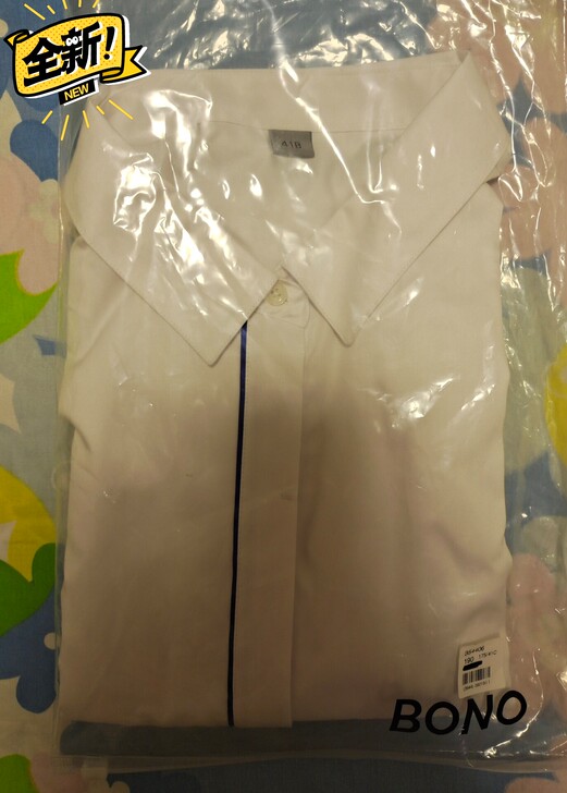 宝鸟衬衫女款，号码175C，白色，全新保真