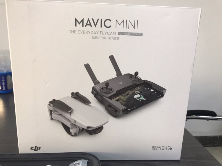 大疆无人机Air Mini畅飞套装+随心换...