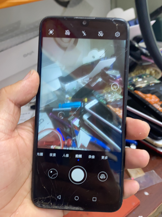 华为麦芒8 6128g内爆，无锁，测好。屏...