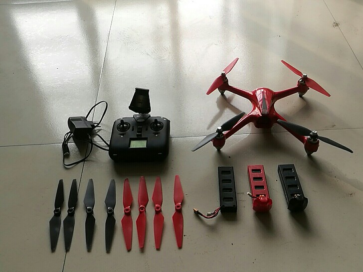 航拍无人机，入手一年多，没时间玩，转给有需...