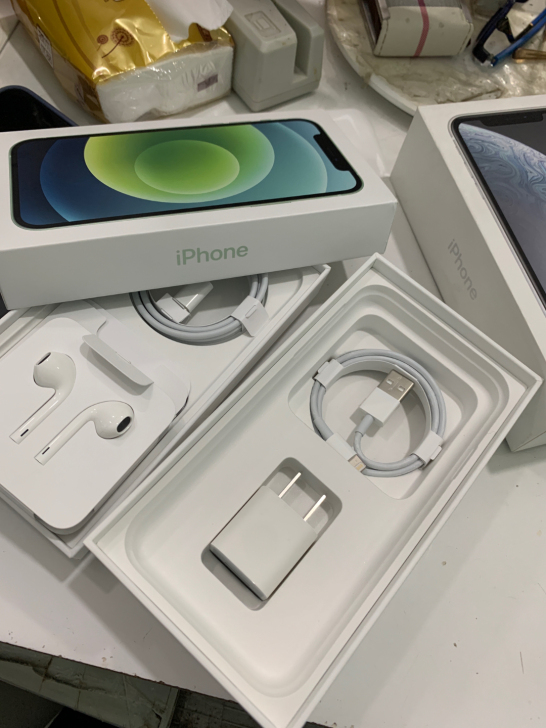 因本人更换新的手机12  个人闲置一套苹果...