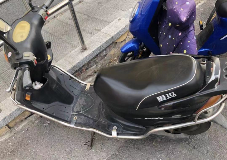 爱玛电动自行车 搬家转给需要的人 通常自取