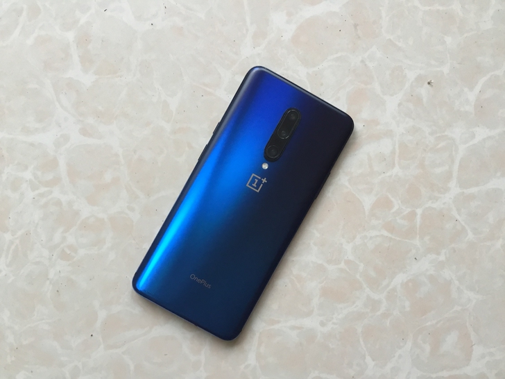 一加7pro，12+256顶级规格，加持骁...