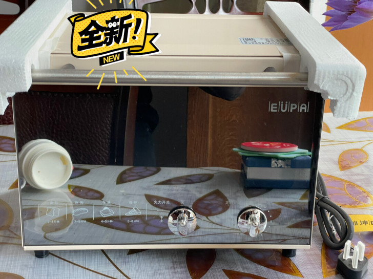 全新小电烤箱，800w。全新，尚未使用过。...