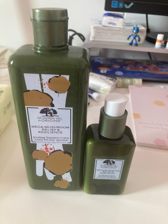 出售悦木之源化妆水400ml和乳液，水余量...