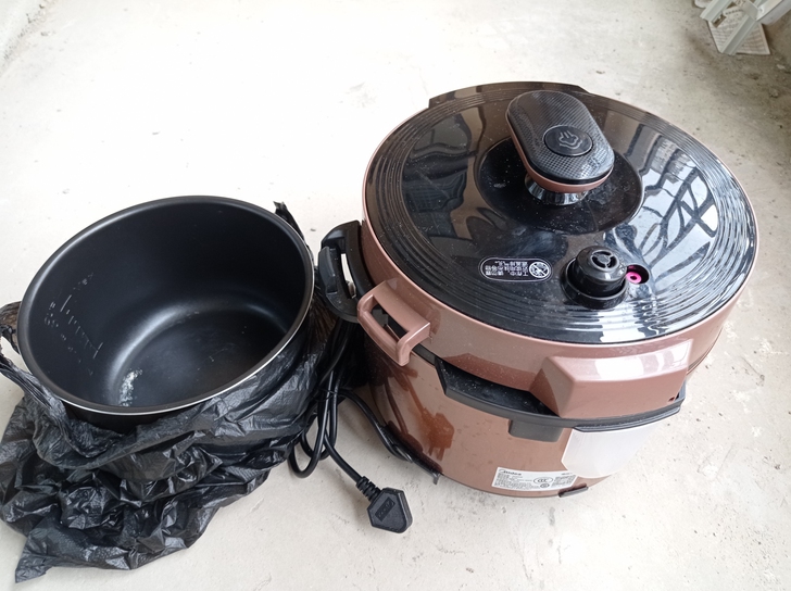 99新5升大容量美的电高压锅，双不粘锅内胆...