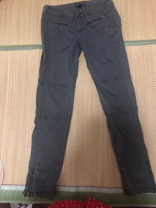 MNG，全新，臀94，裤长94.裤脚带拉链...