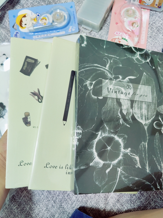 文谷精装素描本，超厚，10元一本。