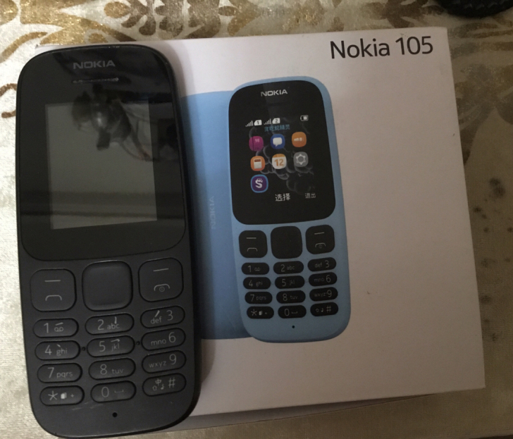 正品诺基亚105，黑色2g联通移动，之前防...