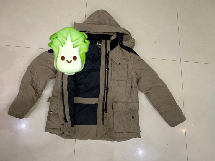 九成新。jeep羽绒服。买的时候499元,...