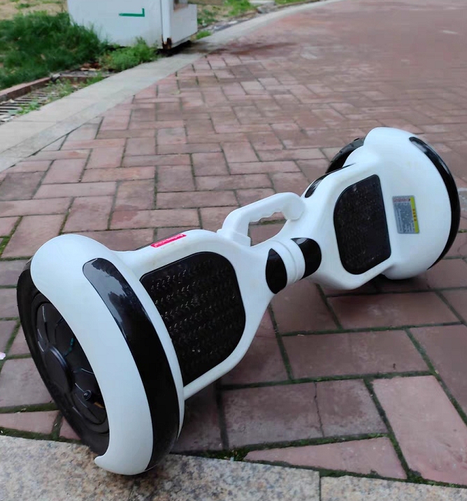 【全新捡漏】智能电动自平衡车儿童双轮无杆平...