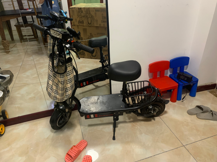 上班族代步很实用，非常方便骑行，买菜什么的...