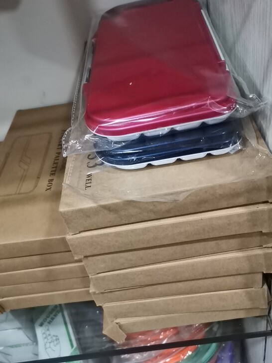 多功能水彩颜料保湿调色盒18格调色板美术颜...