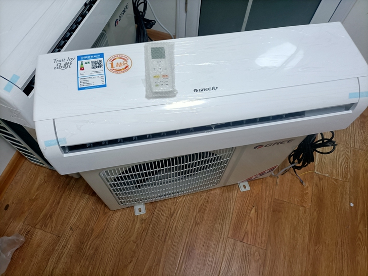 全新格力大1.5匹冷暖变频壁挂式空调，没有...