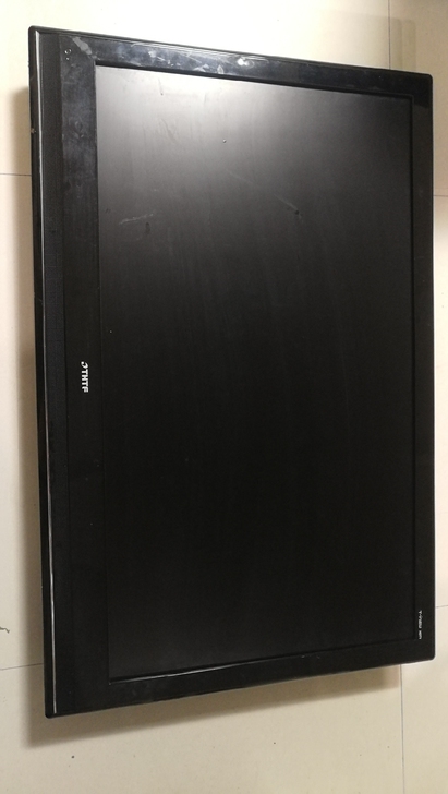 清华同方42寸液晶电视，