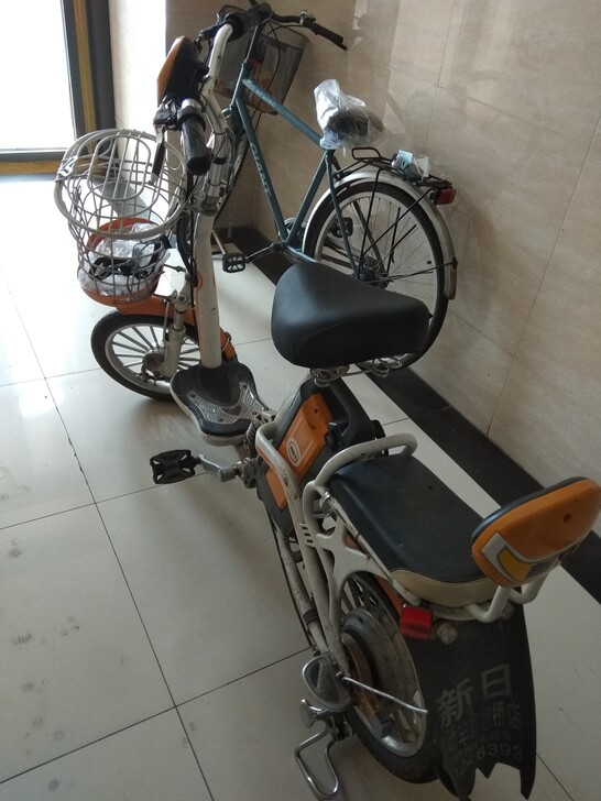 新日电动车 品牌电动车质量可靠 锂电池上楼...