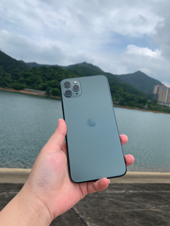 特价急卖苹果11ProMax256g 暗夜...