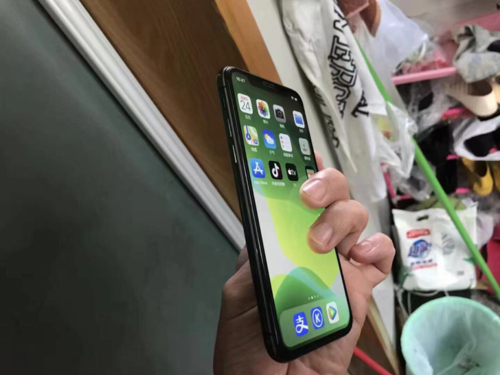 品牌型号 iPhonex 本人很爱惜，