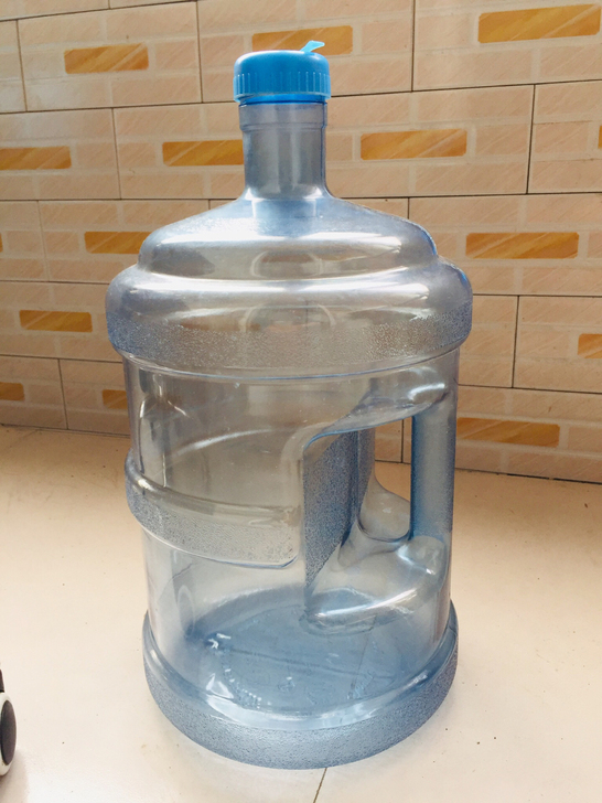 便宜出售，家用手提纯净水桶，饮水机桶加厚P...