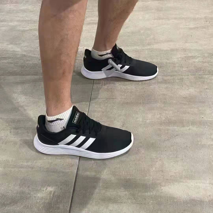179包邮,阿迪男经典三条杠轻便透气跑鞋,...