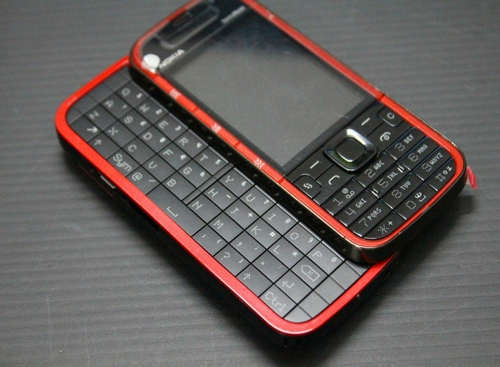 诺基亚5730xm音乐手机经典怀旧手机备用...