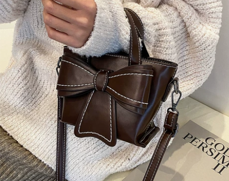 天彩翼飞 女士包 感兴趣的话点“我想要”和...