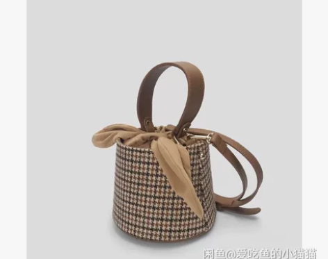 千鸟格水桶包只背过一次质量非常好！五十包邮...