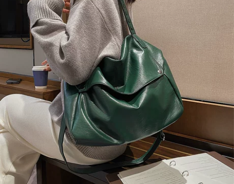 网红大包包女2022新款潮软皮单肩斜挎包时...