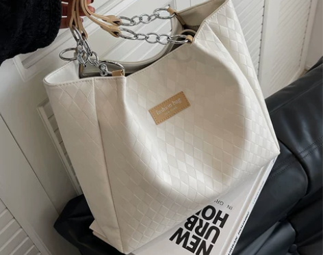 大容量包包女夏百搭2022新款高级感单肩包...