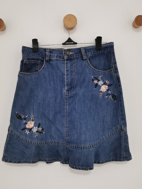 半身牛仔裙，自带纯棉打底