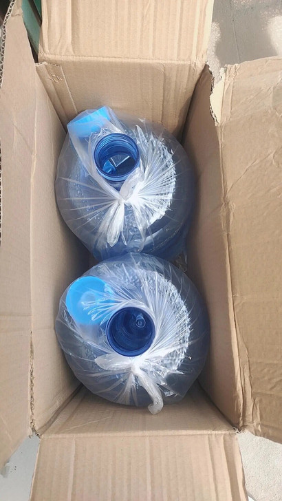 纯净水桶有10多个全新，之前朋友开店不开了...