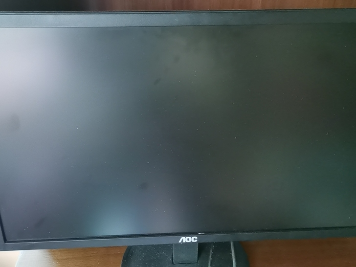 AOC显示器21.5寸，配件齐全，屏幕有点...