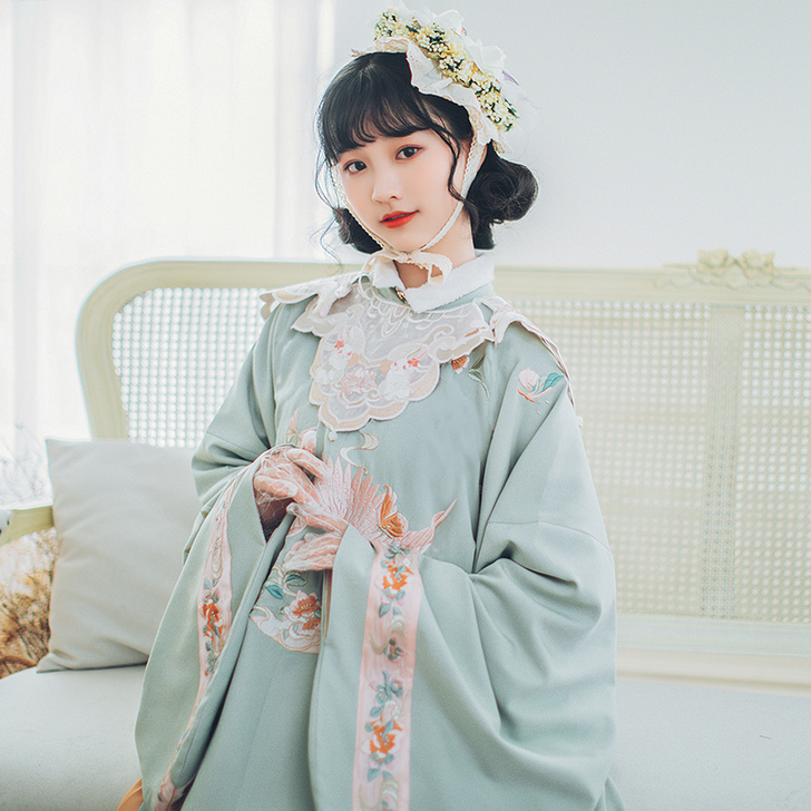 汉尚华莲新宵汉服女配饰如意锁纹云肩搭配明制...