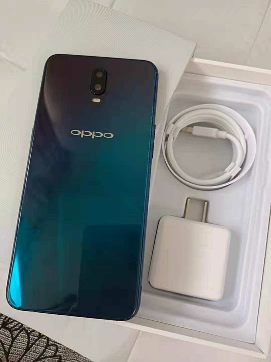oppor17手机正品。6+128车内存手...