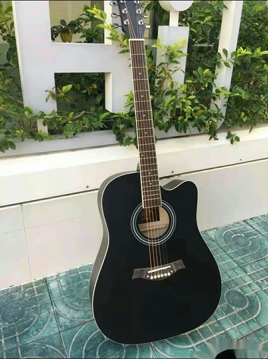 【低价出售原价800多】全新单板吉他,这把...