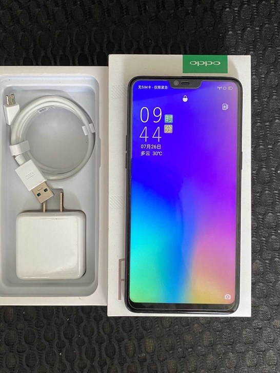Oppor 15正品手机，几乎全新，只使用...