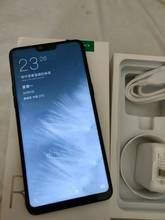 oppor15正品手机，几乎全新，只使用了...