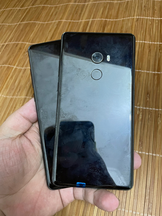 小米mix2 6+128 成色一般 无锁