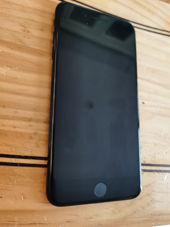 iPhone 7 plus，黑色，128G。