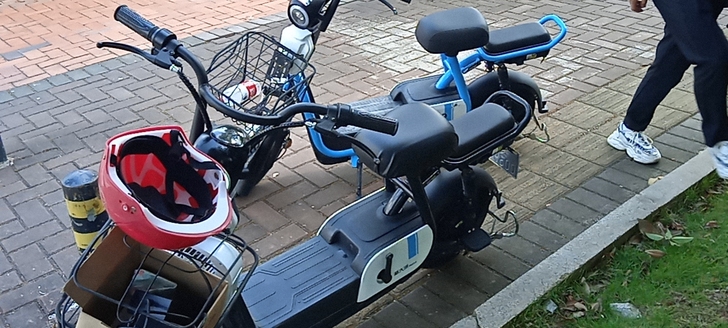 特价处理一批哈啰新大洲电动车 原价2999...