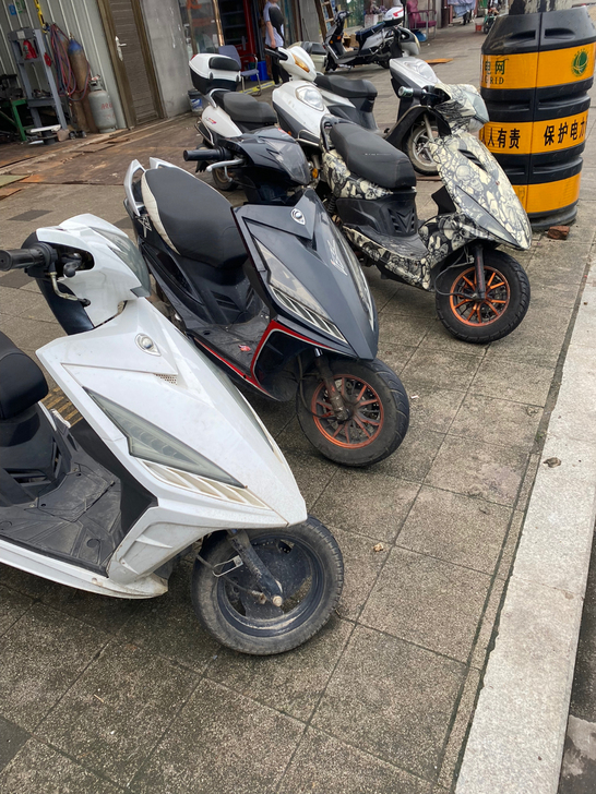 二手摩托车，踏板车 地平线，小忍者 鬼火 ...