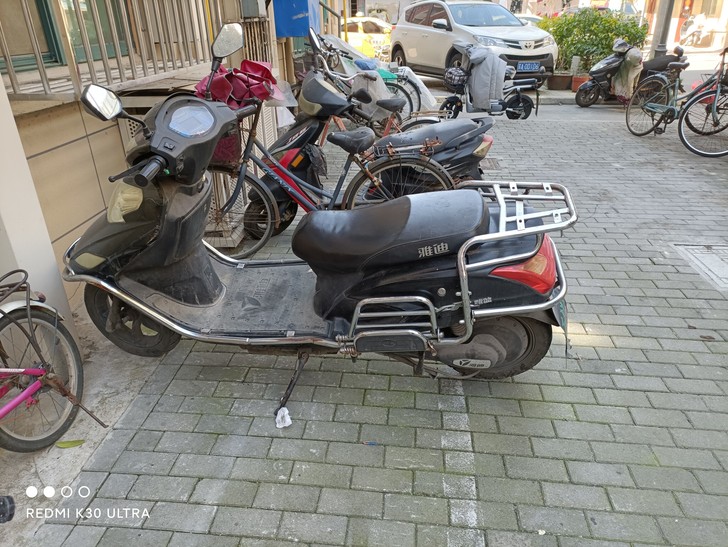 出雅迪电动车72v45a的大车，电瓶21年...