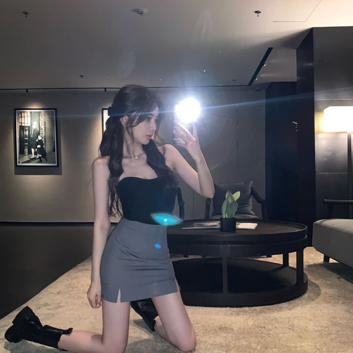 半身裙,几乎全新,胖咯穿不下。不皱透气布料