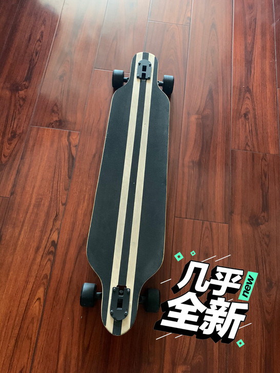 妹妹新买的长板 没玩几次去内地上学了 一直...