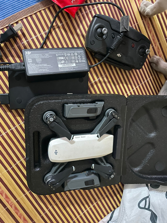 三块电池 充电管家 大疆无人机spark ...