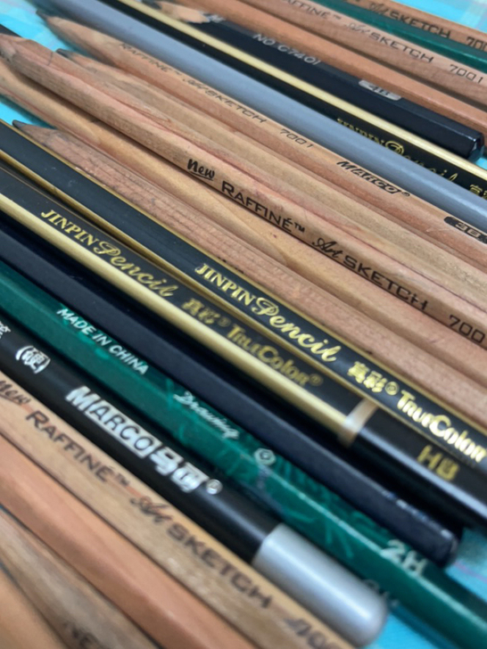 如图所示 美术素描速写草稿 铅笔