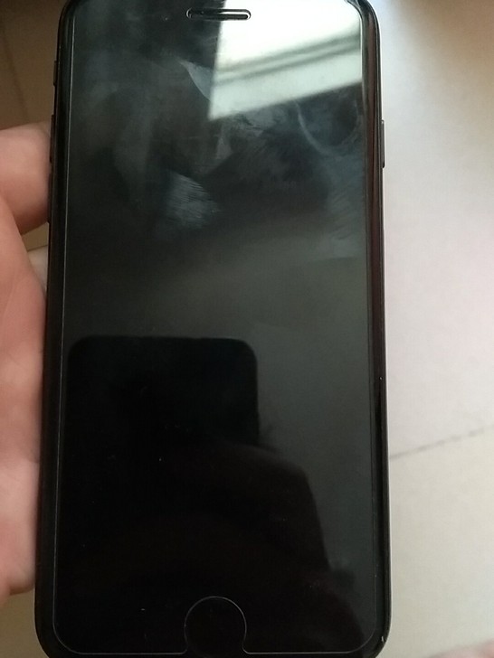 美版iphone7   32G 有锁卡贴话...