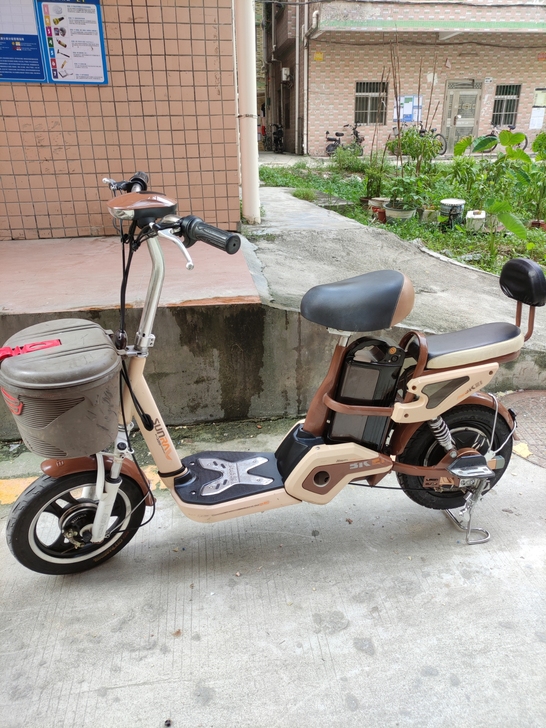 新日电动车，48伏12安锂电，可骑25公里...