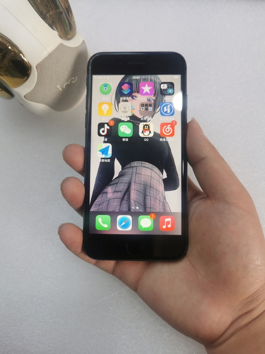 苹果8 64g 国行,全原无拆无修,爱思绿...